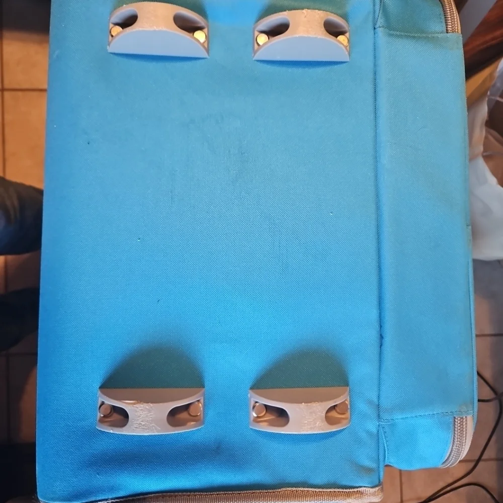 GO2 Blue Charging Devise Case